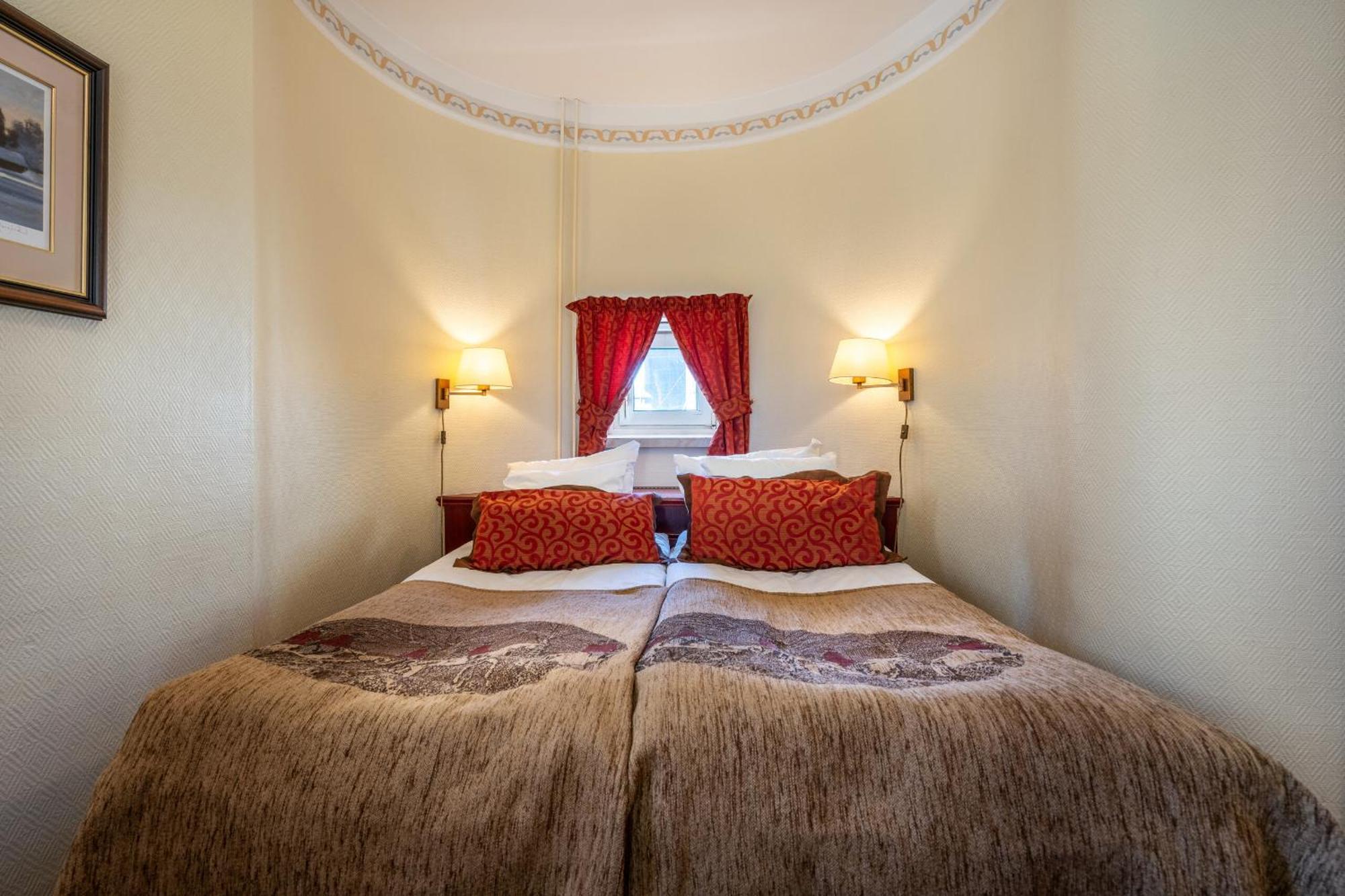 Hotel Astor Вааса Екстер'єр фото